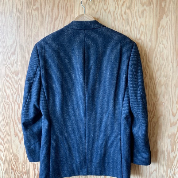 WOW! Vintage ‘80’s men’s Italian pinstripe blazer - Picture 4 of 10